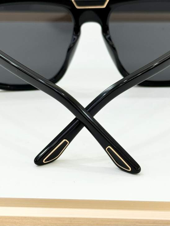 Picture of Chopard Sunglasses _SKUfw66670908fw
